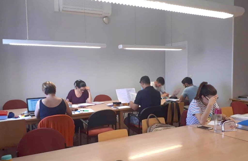 Los estudiantes de Bachillerato de Totana se preparan para los exmenes de la EBAU